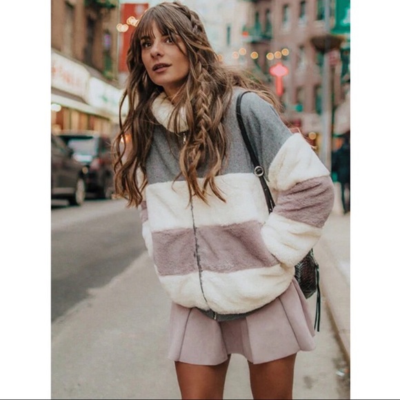 LAST: Large Blush Pink Vegan Suede Skirt - Picture 3 of 7